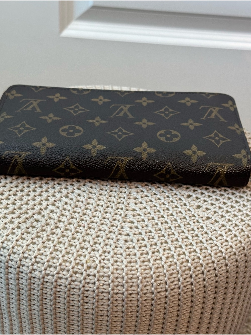 Louis Vuitton Monogram Zippy Organizer Wallet in Monogram Brown - Picture 10 of 14